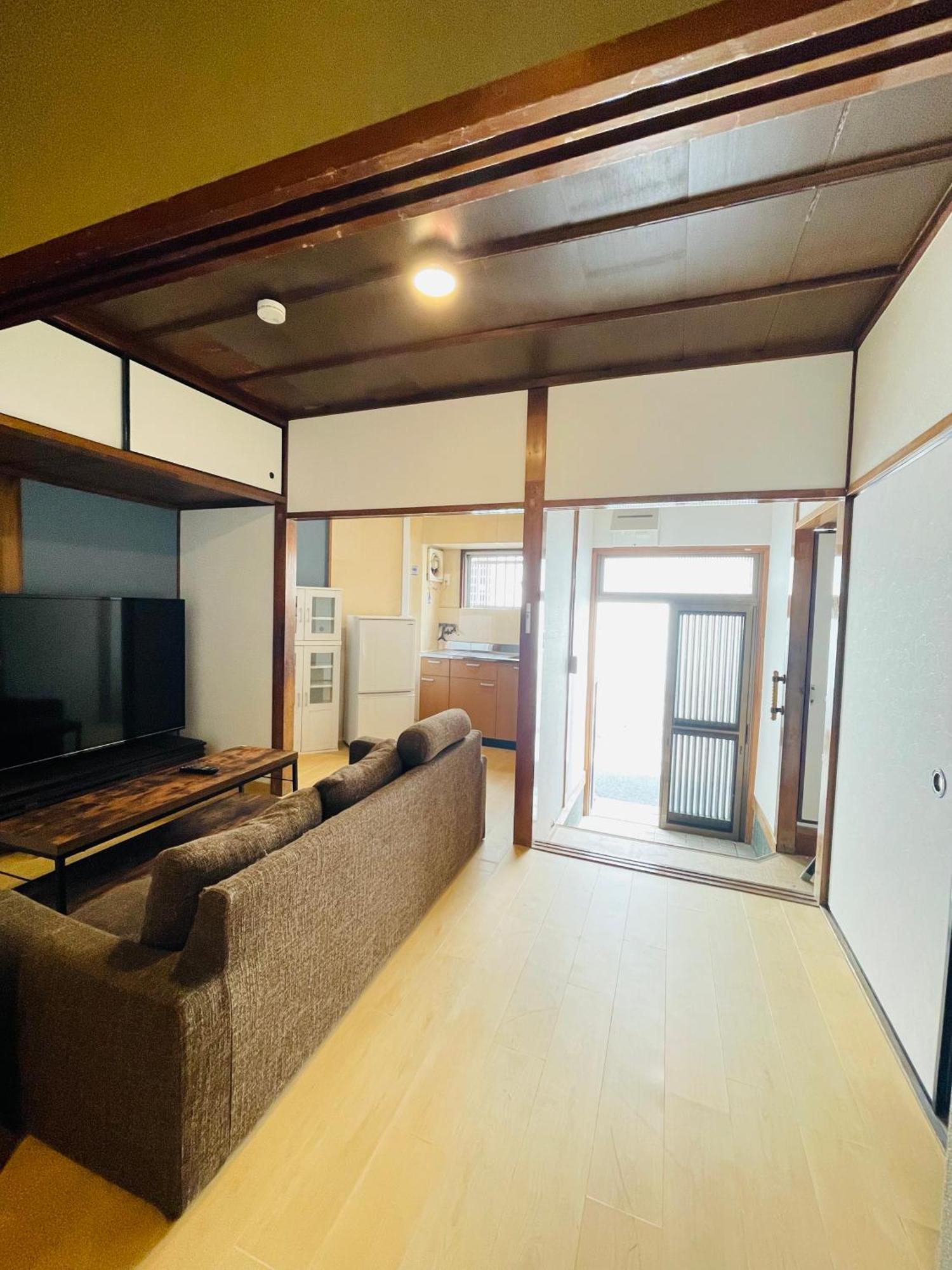 شقة Namba Shinsaibashi 10 Mins Osaka Castle　East المظهر الخارجي الصورة